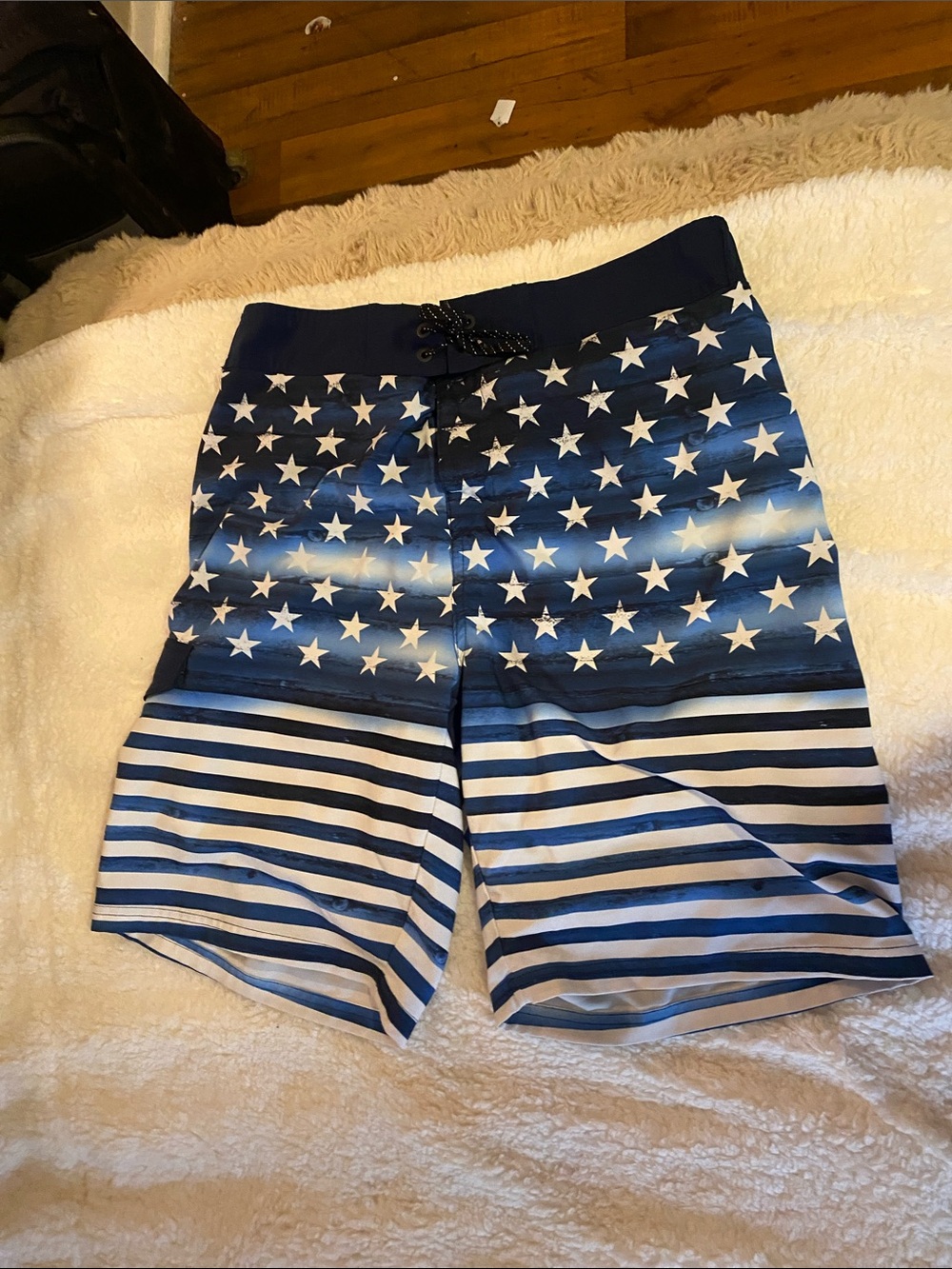Ocean Current Men’s Navy & White Star Stripe Board Shorts
